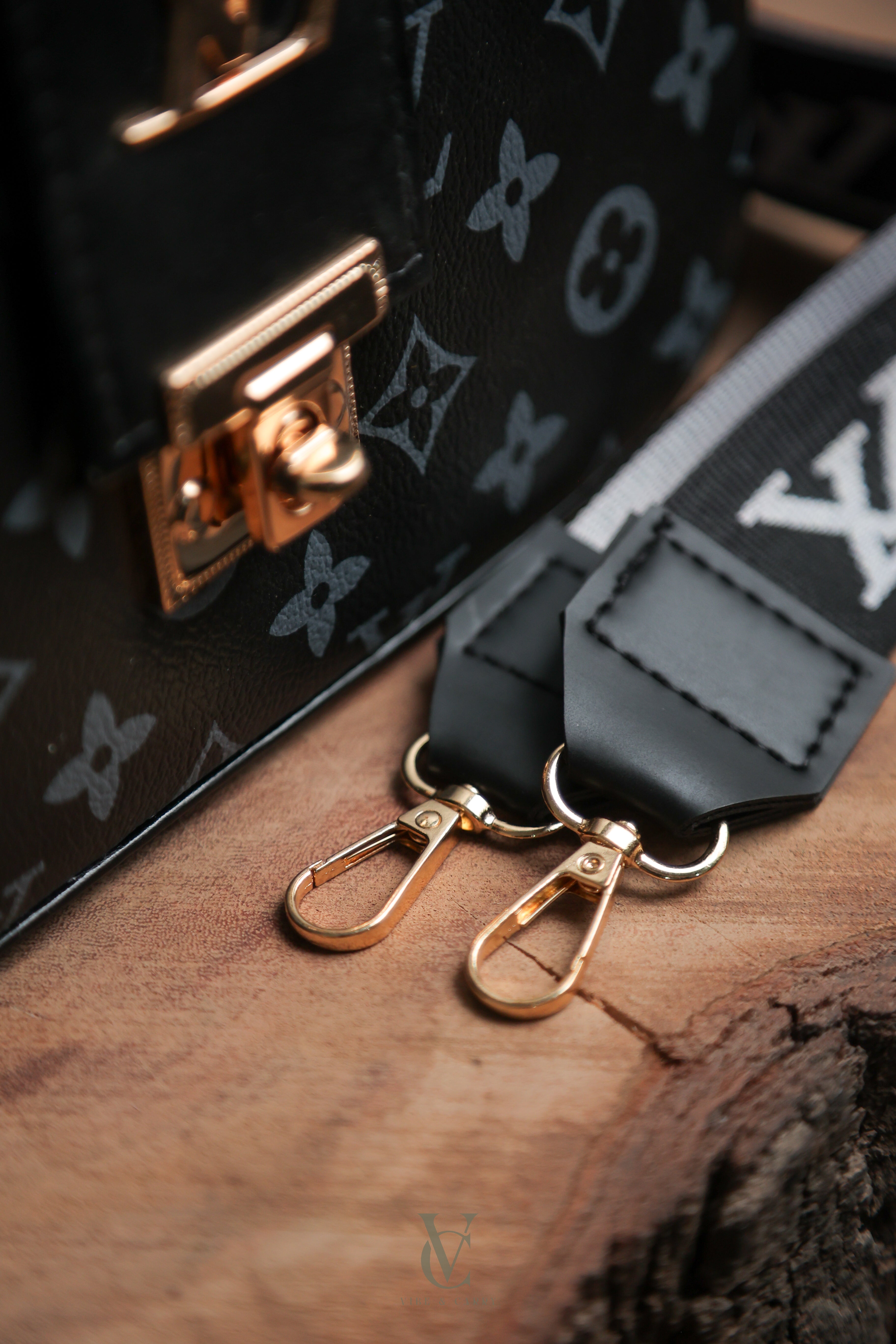 LV Signature Black Charm