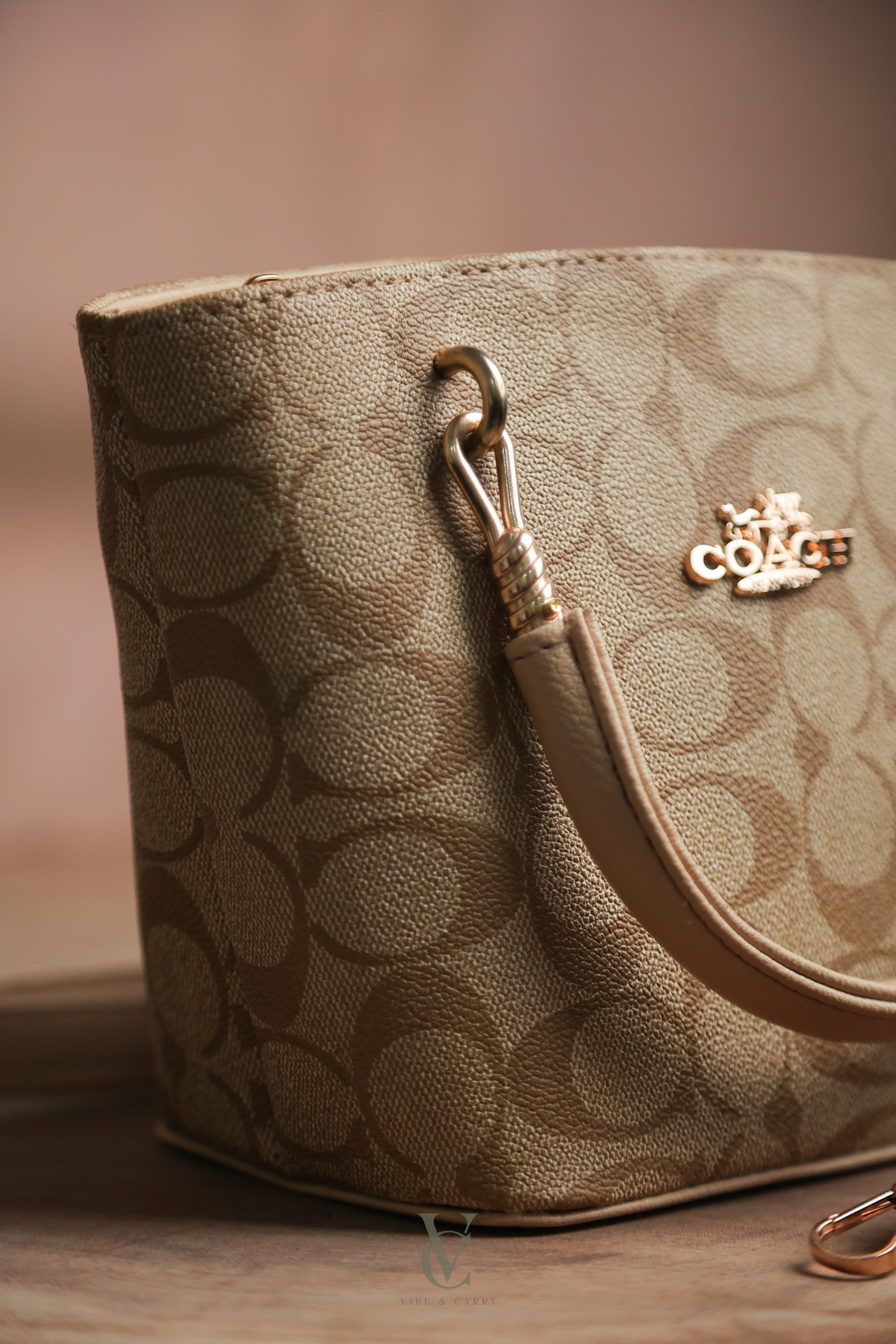 Coach Premium Bucket Bag - Khaki