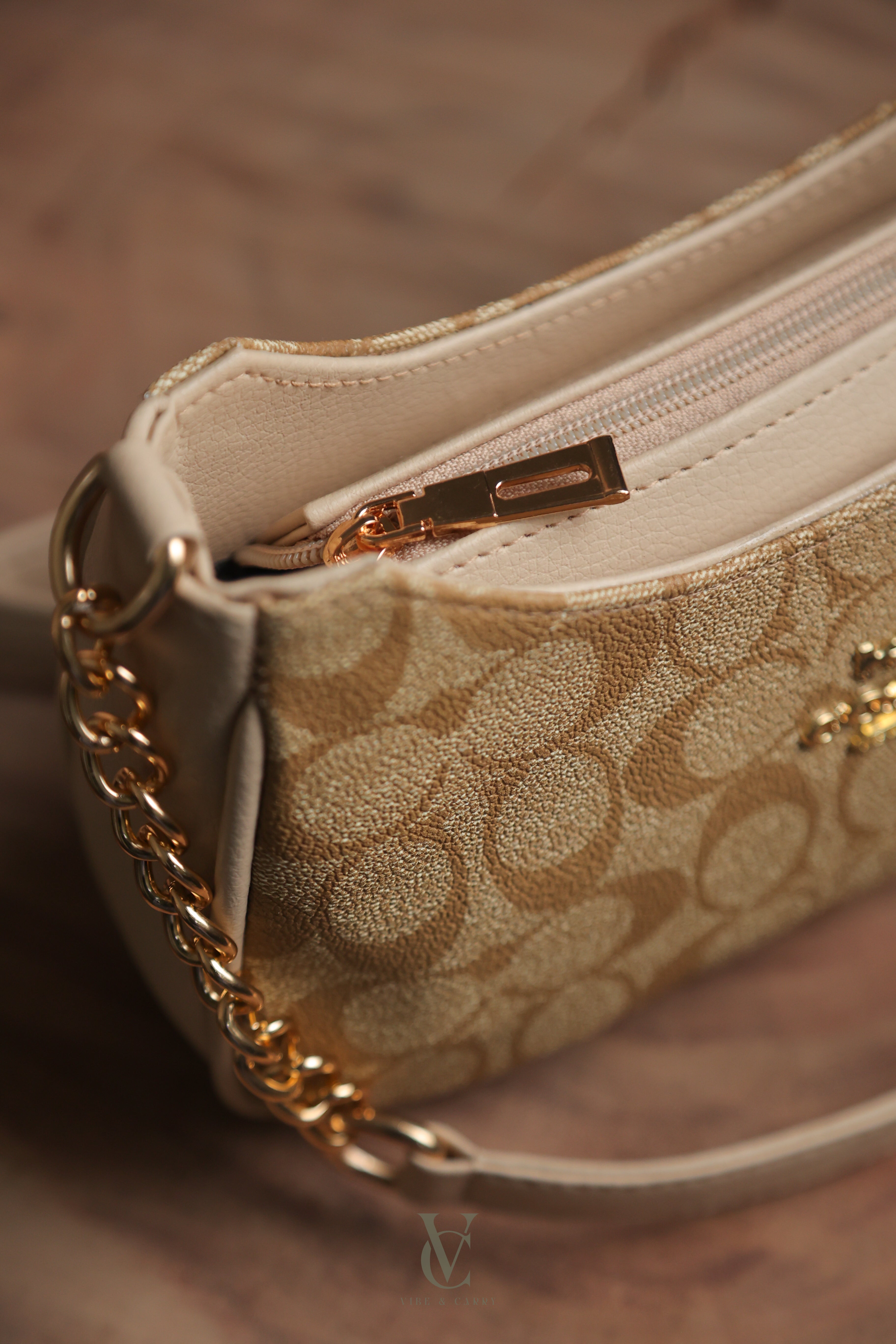 Coach Khaki Luxe Curve - Limited Edition