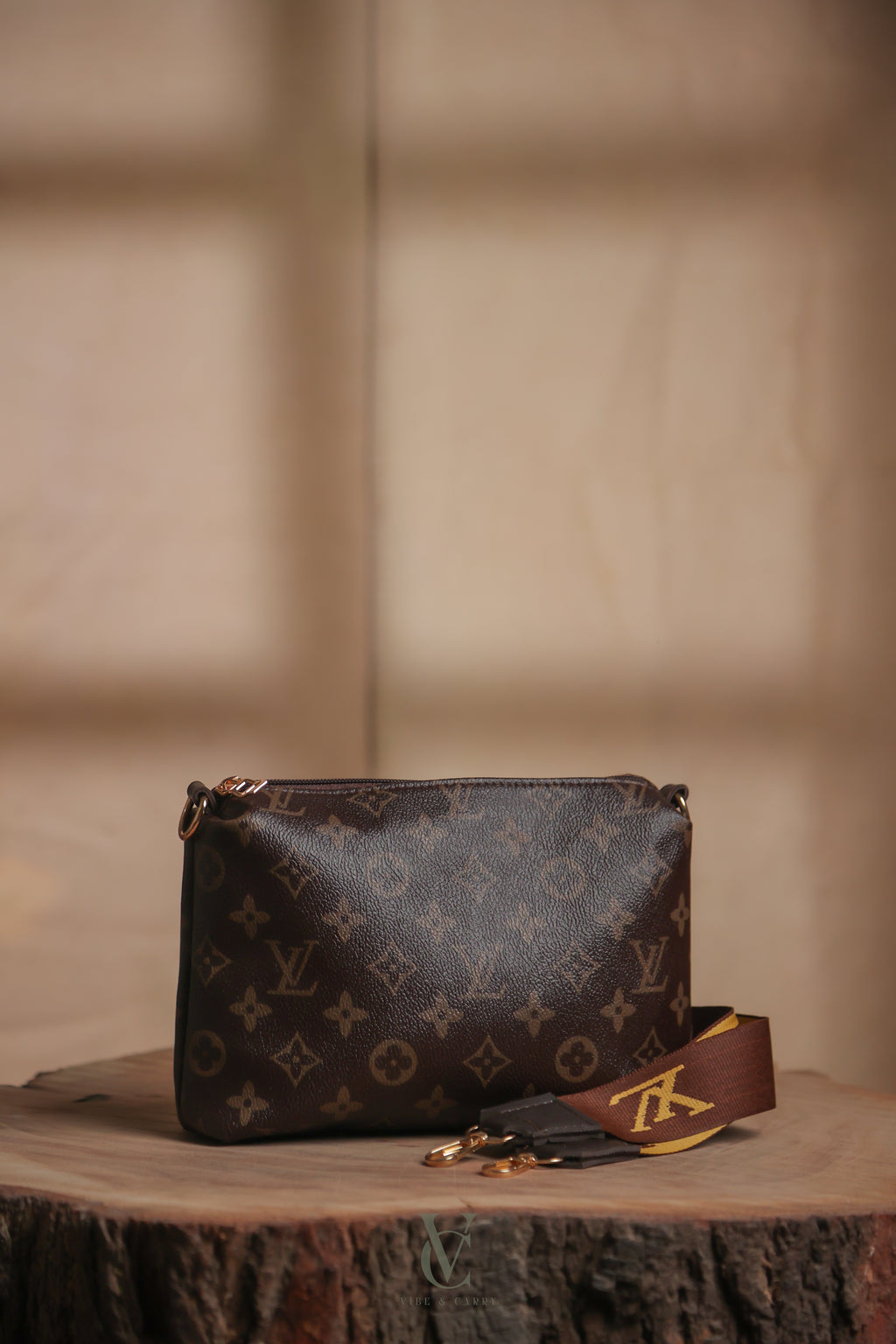 LV Essential Pouch