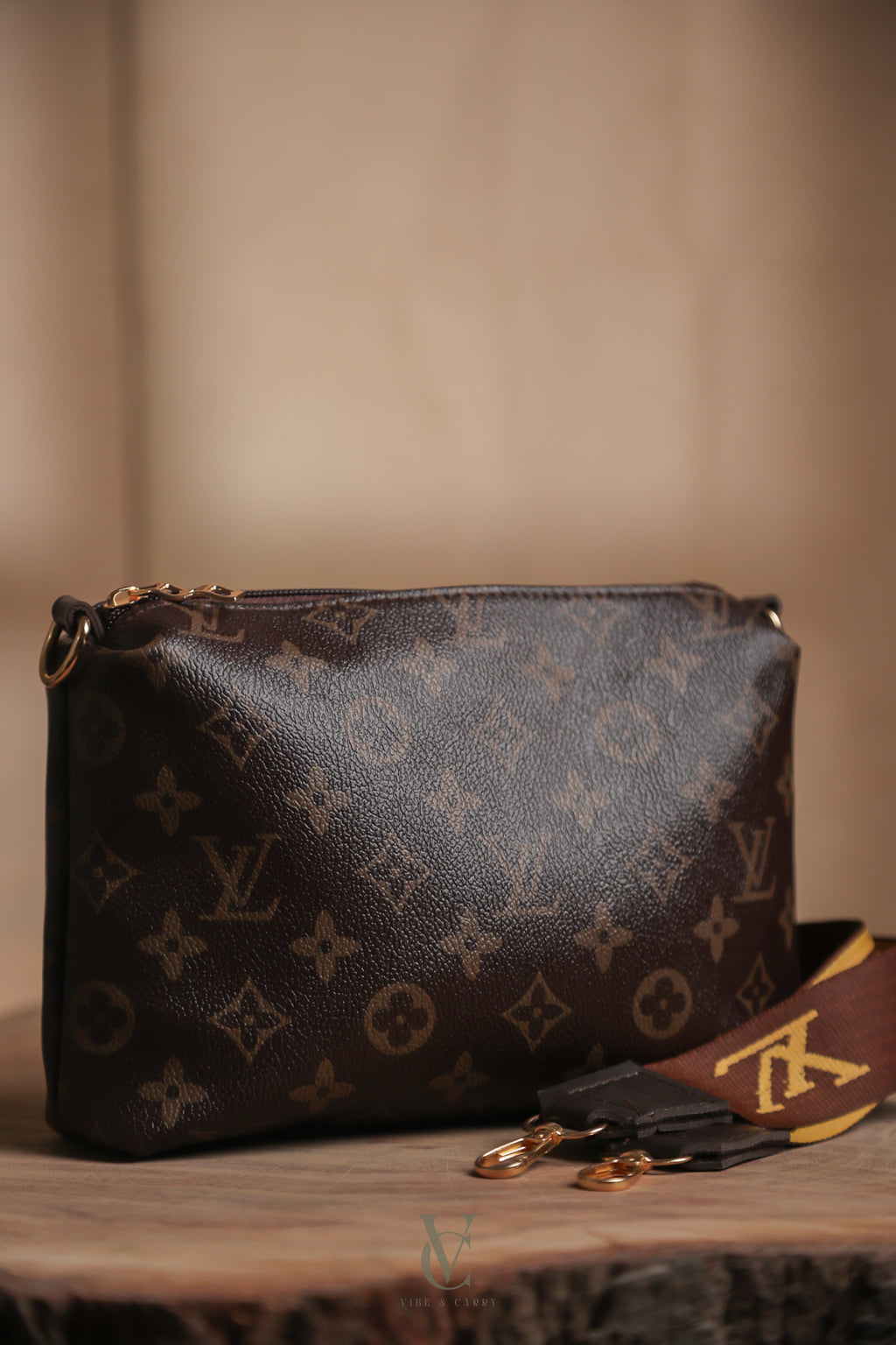 LV Essential Pouch
