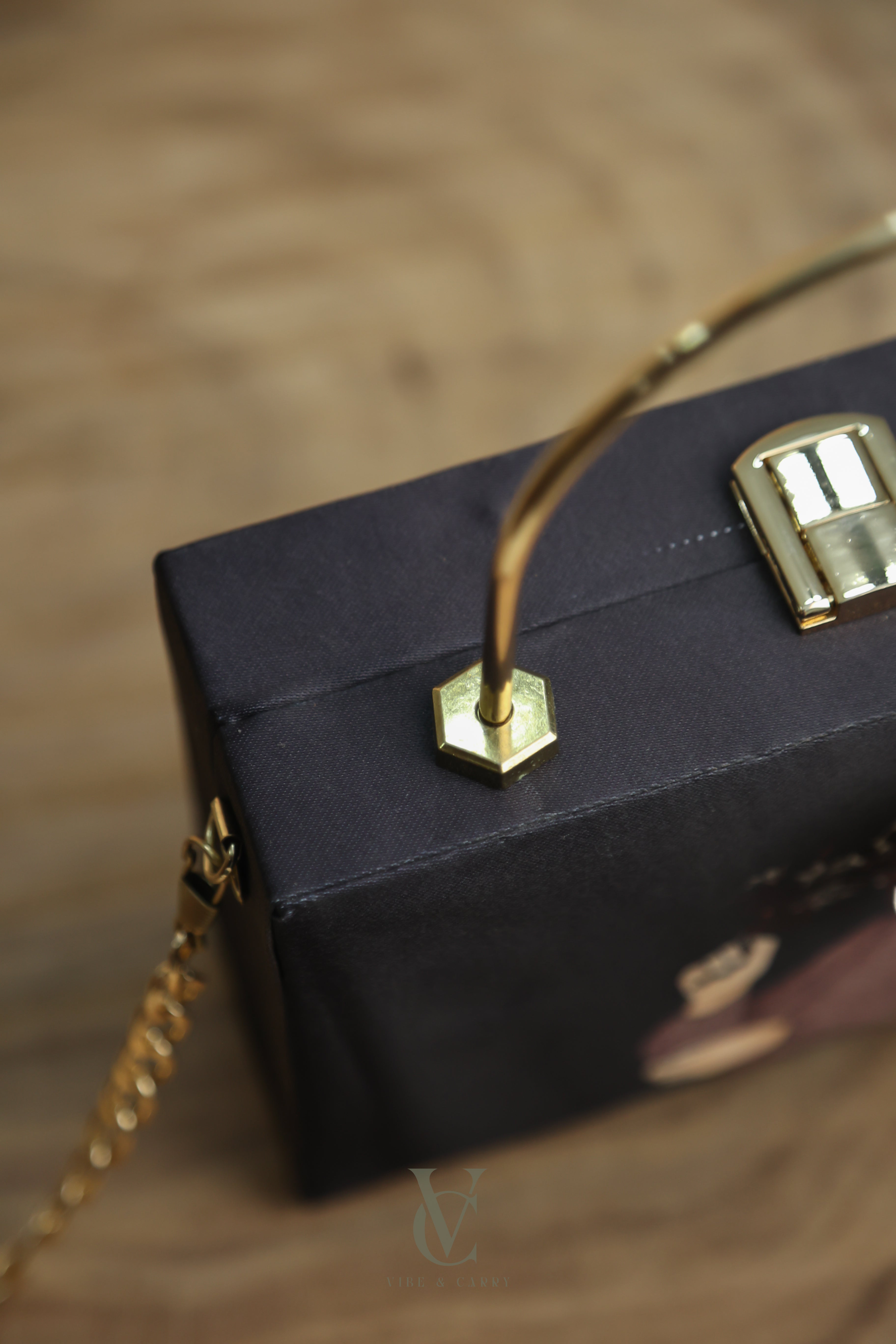 Modest Aura - Midnight Bloom