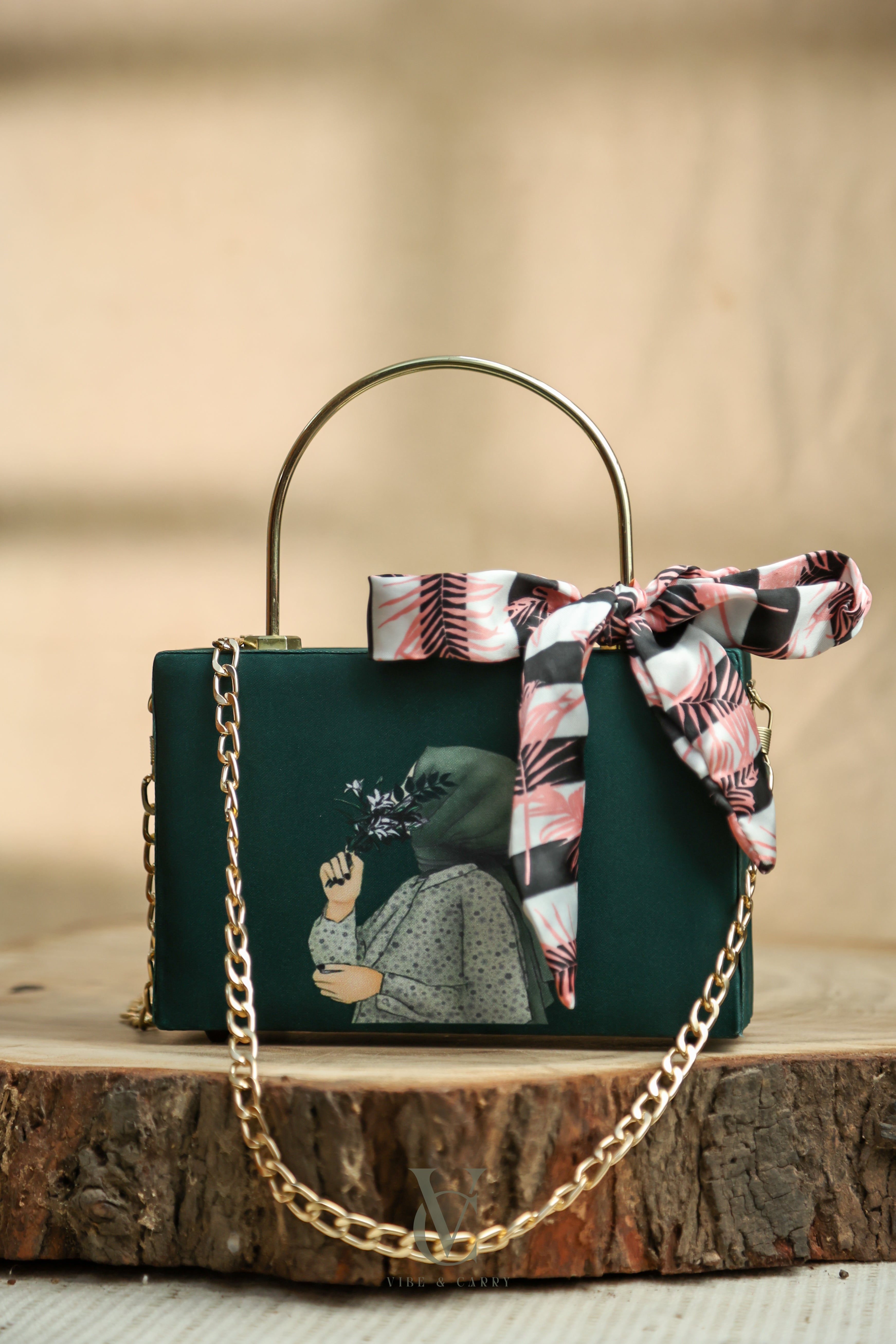 Modest Aura - Emerald Bloom