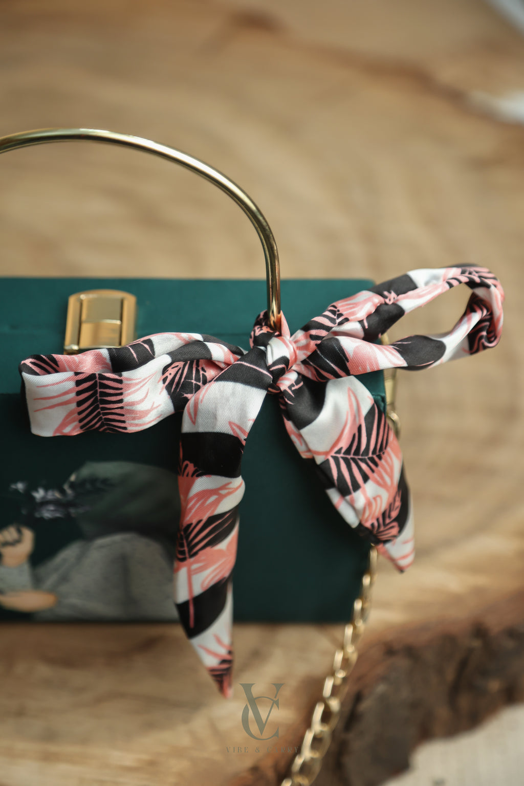 Modest Aura - Emerald Bloom